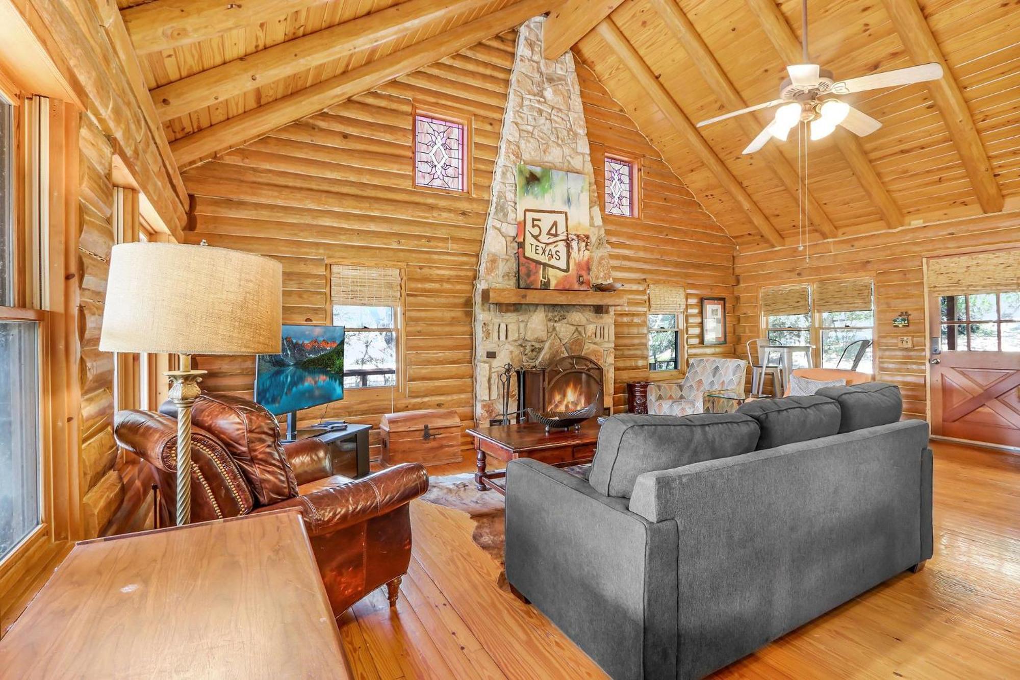 Falls Log Home Wimberley Dış mekan fotoğraf