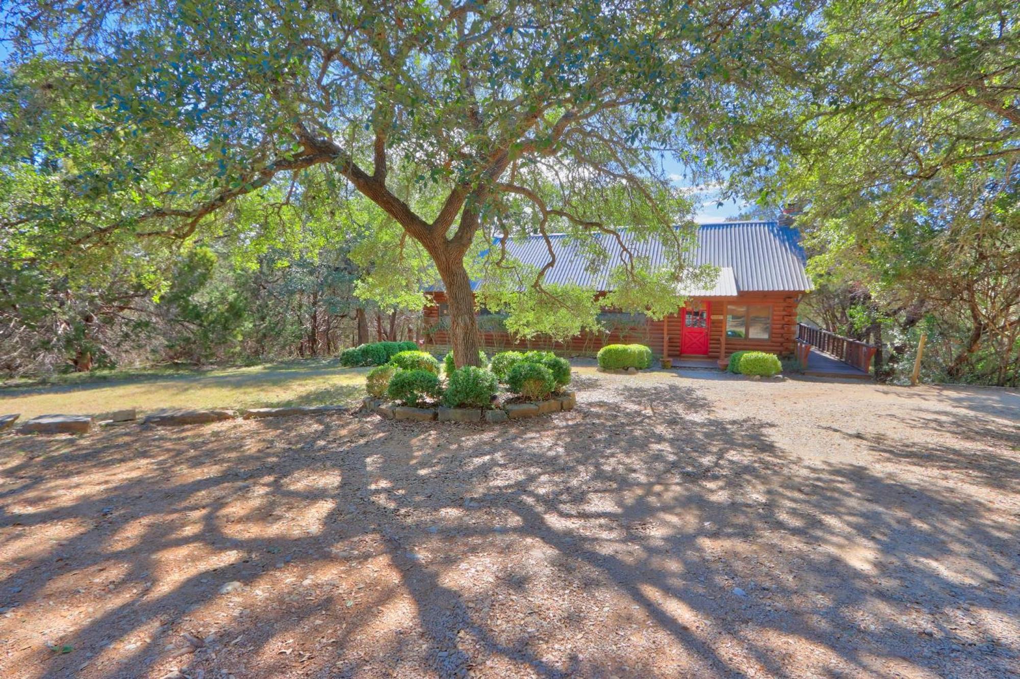 Falls Log Home Wimberley Dış mekan fotoğraf